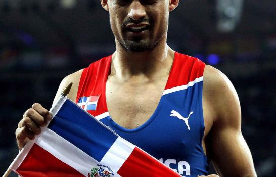 Luguelín Santos con el oro en la mira en Río; trabaja en la salida 