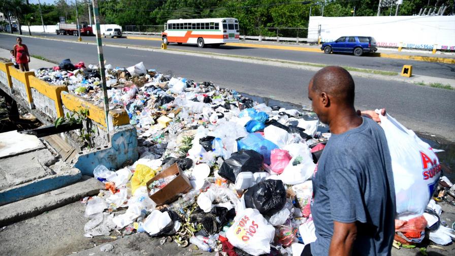 La ciudad de Santiago se ha convertido en un basurero 