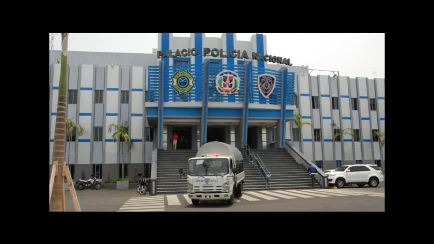 Ambiente de expectación en la Policía Nacional en la víspera del 16 de Agosto 