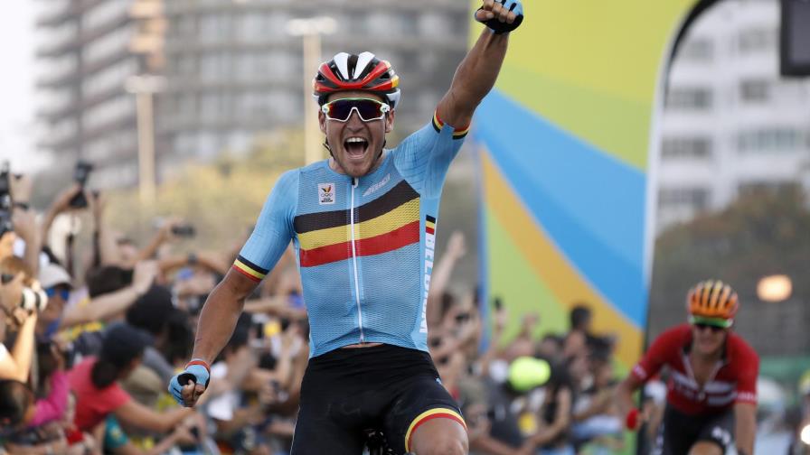 Van Avermaet atrapa el oro de la ruta de 237 kilómetros en ciclismo; Diego Milán Jiménez no finalizó