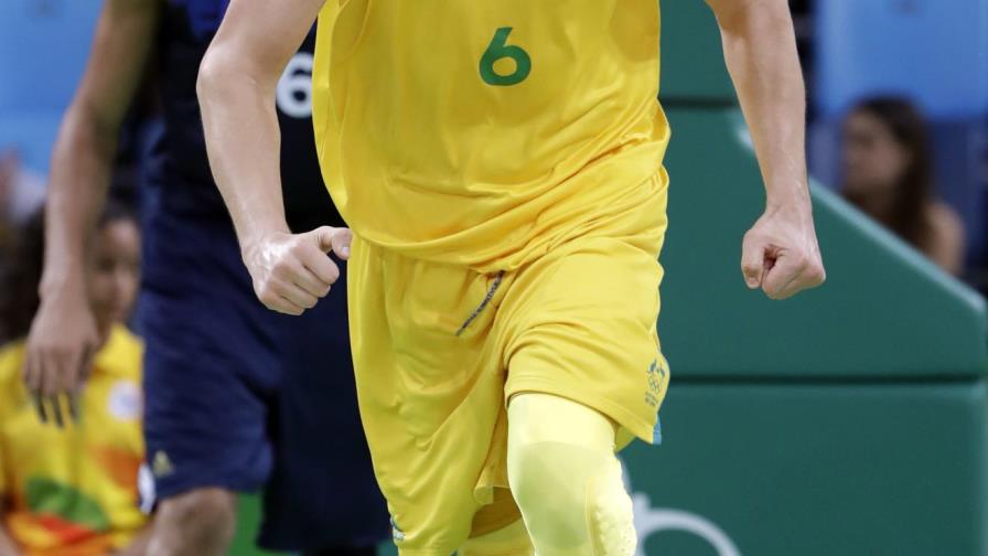 Andrew Bogut encesta 18 y Australia dispuso de Francia en el baloncesto olímpico
