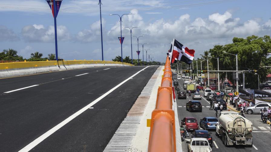 Presidente inaugura elevado de Boca Chica