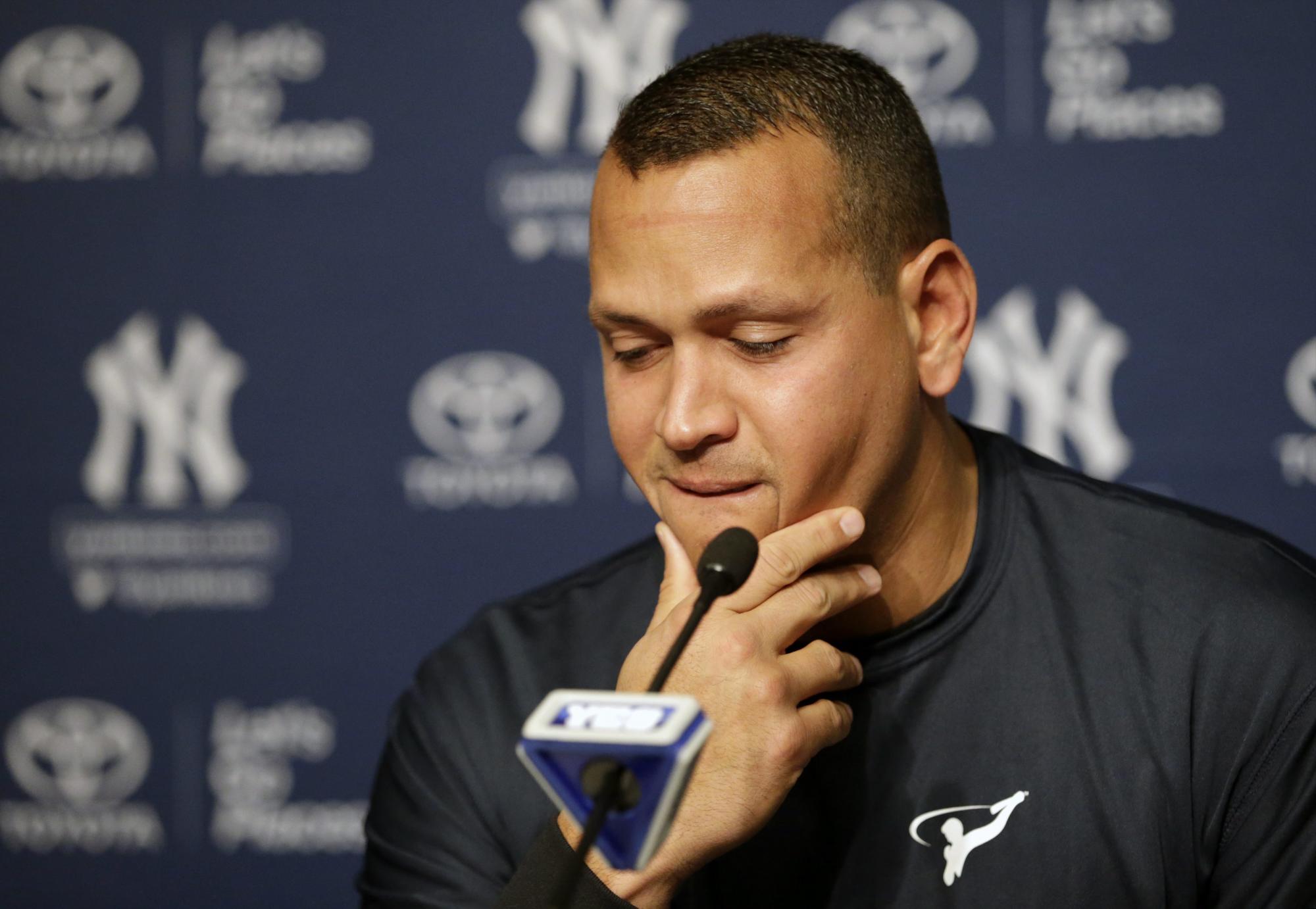 Alex Rodriguez en conferencia de prensa donde anunció su retiro de los Yankes de Nueva York. Seguirá como asesor del conjunto de Nueva York.