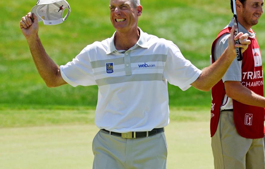Jim Furyk impone récord en la PGA con recorrido de 58 golpes 