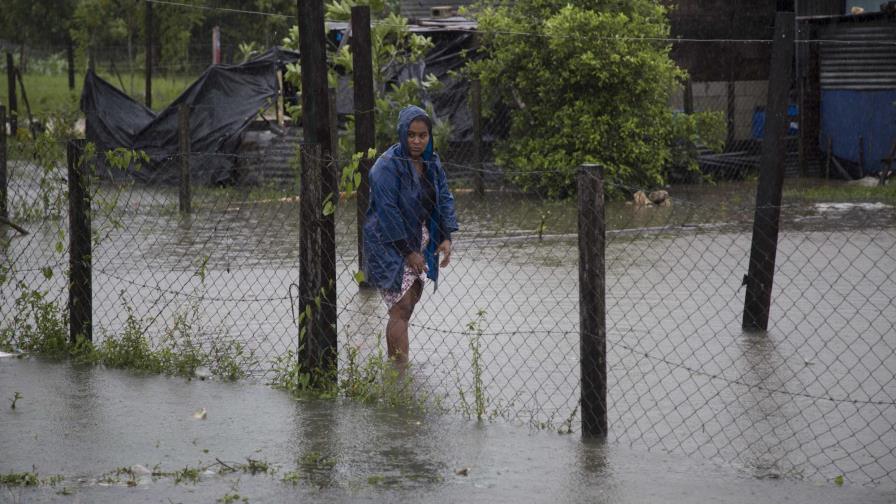 Se forma la tormenta Javier frente al Pacífico mexicano; muertos por Earl ascienden a 11