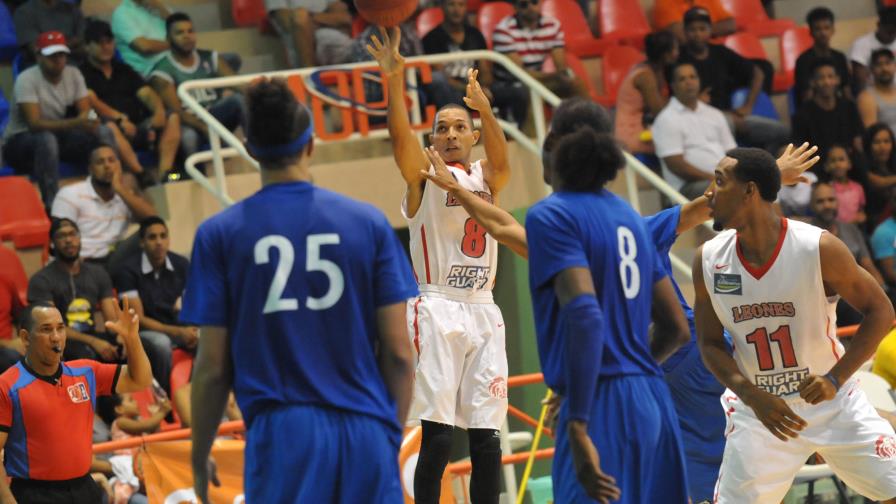 Los Leones apabullan a los Titanes en la LNB