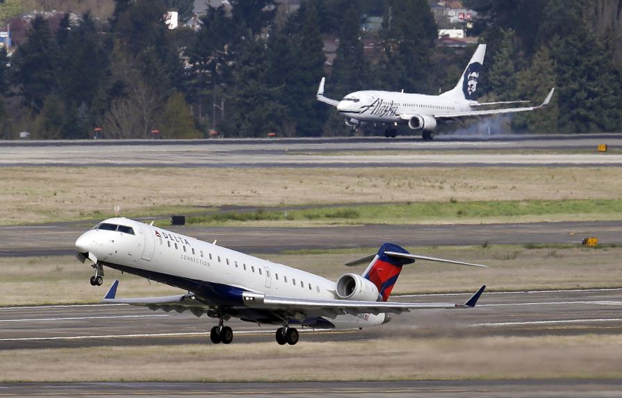 Aerolínea Delta frena sus vuelos por problemas en sistema 