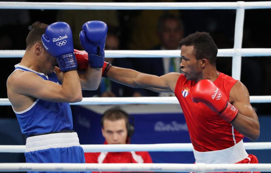 Profesionales se van por la puerta trasera en el boxeo olímpico