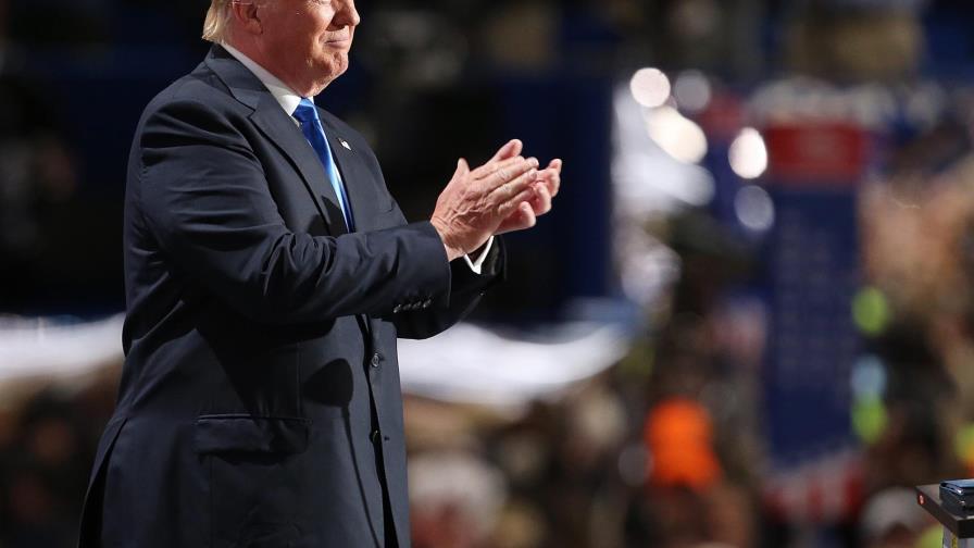 Insinuación de Trump sobre uso de armas contra Clinton causa estupor en EEUU