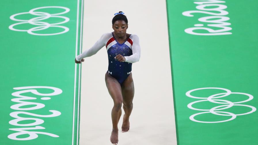 Biles gana concurso general de gimnasia y suma segundo oro olímpico en Rio