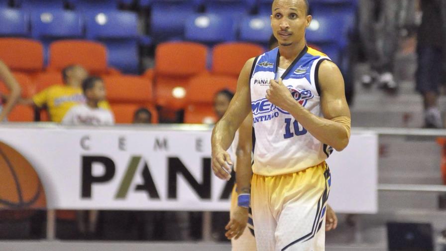 Adris de León establece marca de puntos y los Metros terminan con 18-2