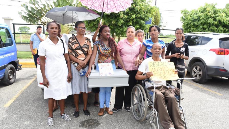 Gobierno negocia con un sector de la salud, pero CMD y afines siguen lucha