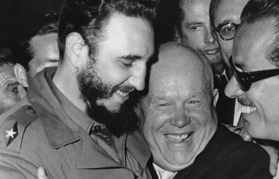 Fidel Castro cumple 90 en una Cuba distinta a la que gobernó 
