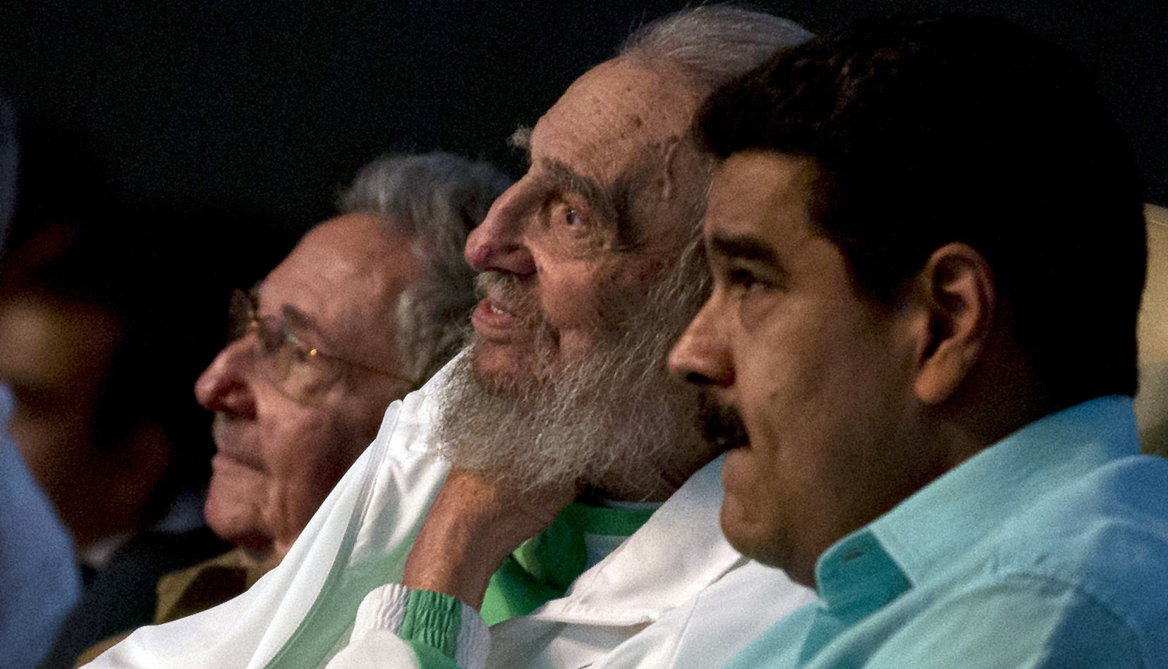 Fidel Castro asiste a celebración por sus 90 años en La Habana
