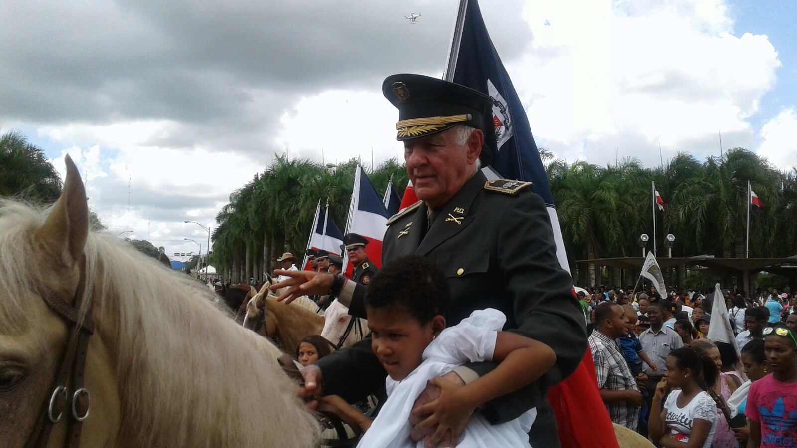 Caballería de Sangre del Ejército Dominicano, encabezada por Kalil Haché