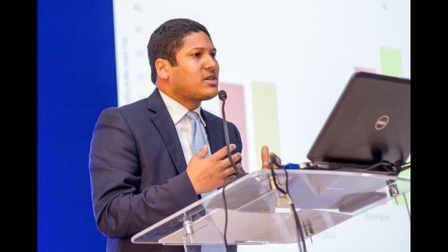 Ingreso de empleados a la Carrera Administrativa se está haciendo sin concursos, según experto 