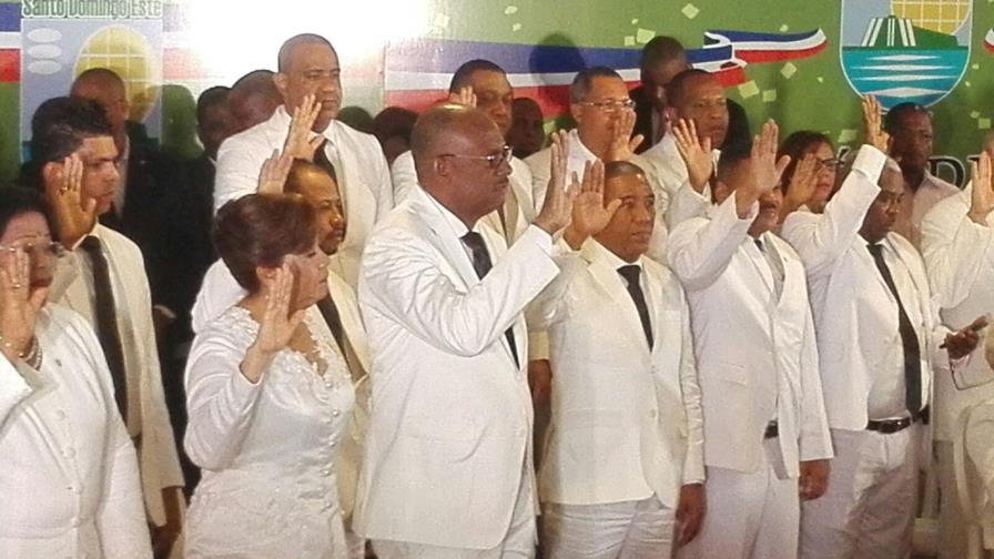 Se juramenta nuevo alcalde de Santo Domingo Este 