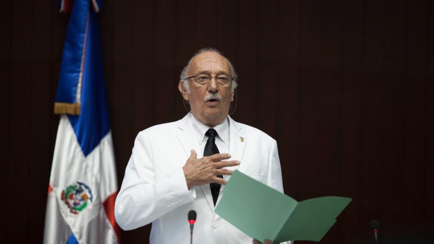 Diputado Fidelio Despradel declina juramentar a Lucía Medina como presidenta de Cámara de Diputados