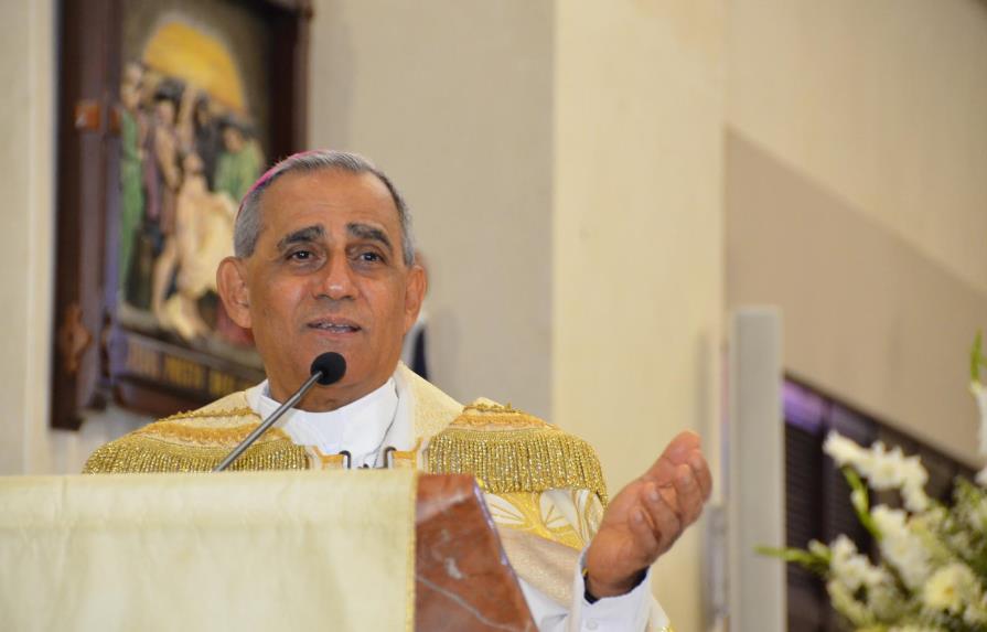 Arzobispo critica corrupción y dice hace decrecer la Patria