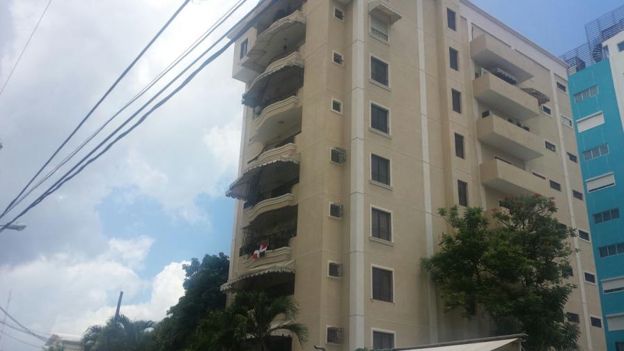 Es tímida la colocación de banderas en casas del Gran Santo Domingo