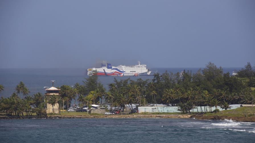 Rescatan pasajeros del Ferry que se incendió durante viaje República Dominicana - Puerto Rico