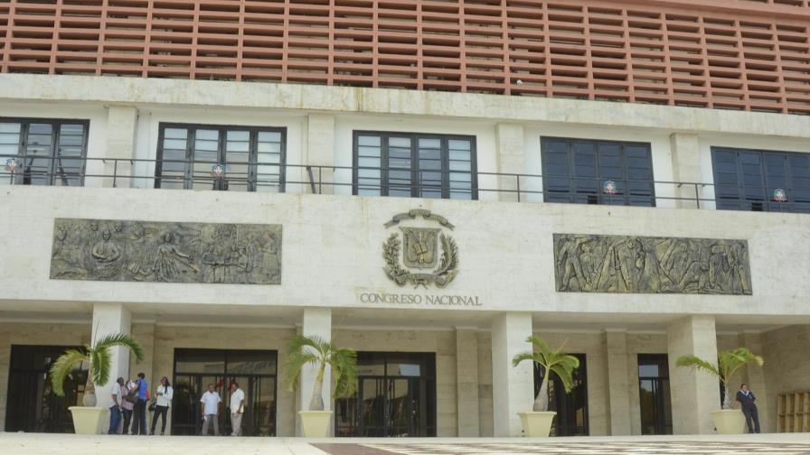 Perimen proyectos de leyes de Código Civil, Aduanas y de Transporte