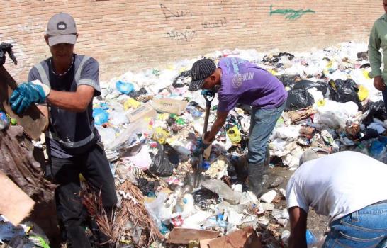 Alcaldía de Santiago dice retira mil toneladas de basura en 24 horas de gestión