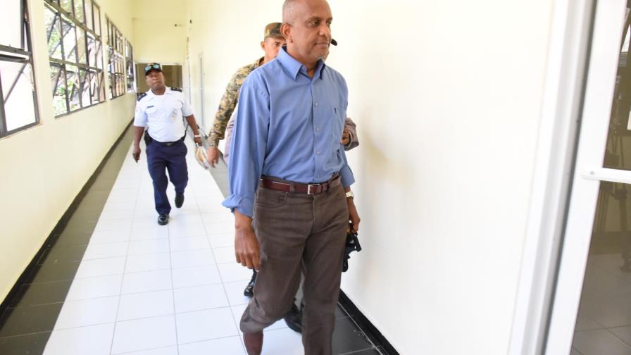 Coronel vinculado al “Tucanogate” dice: “Dios sabrá”; tras conocer la coerción en su contra