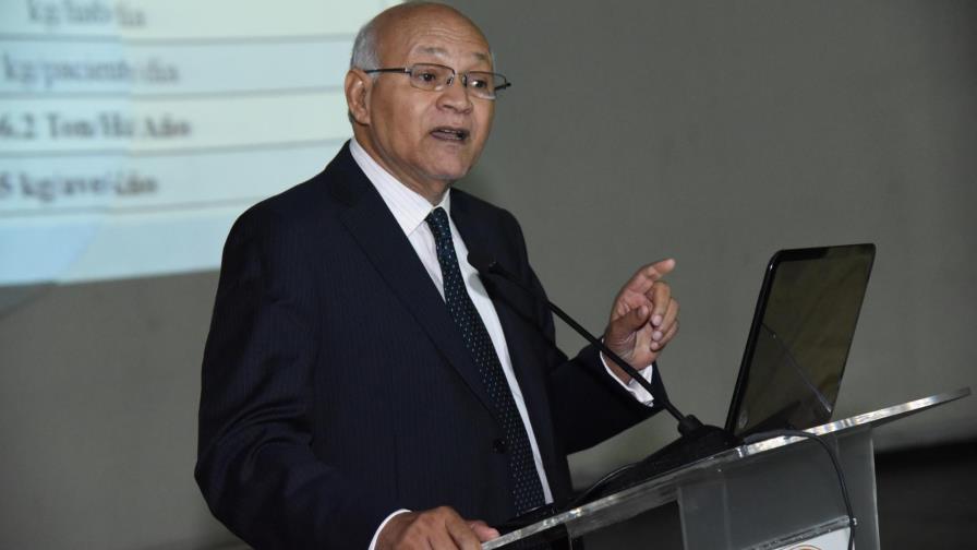 Afirma que sector privado recoge 70% de la basura del país