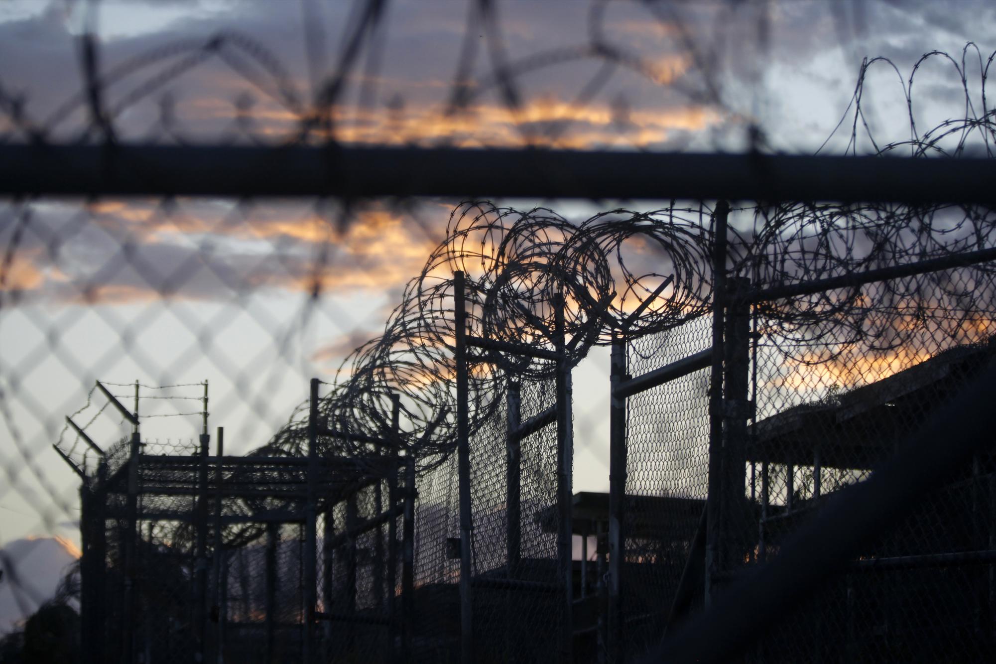 Fotografía de archivo del ahora cerrado Campo Rayos-X, en la base naval estadounidense de Guantánamo, en Cuba. El Pentágono anunció el lunes 15 de agosto de 2016 que 15 prisioneros del centro de detención de Guantánamo fueron excarcelados y enviados a Emiratos Arabes Unidos. 