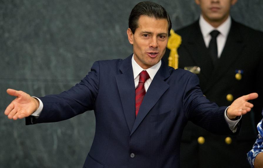 Acusan al presidente mexicano de plagiar parte de su tesis 