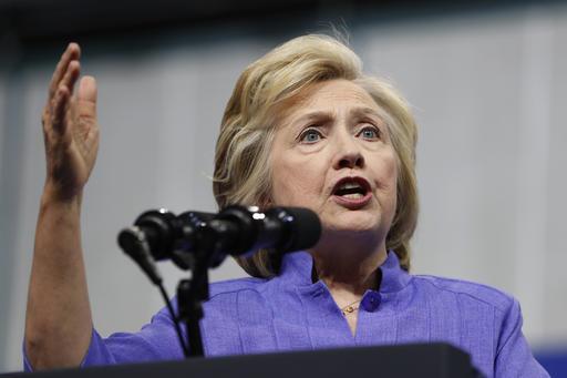 El FBI descubre 15,000 correos más de Clinton vinculados a su escándalo