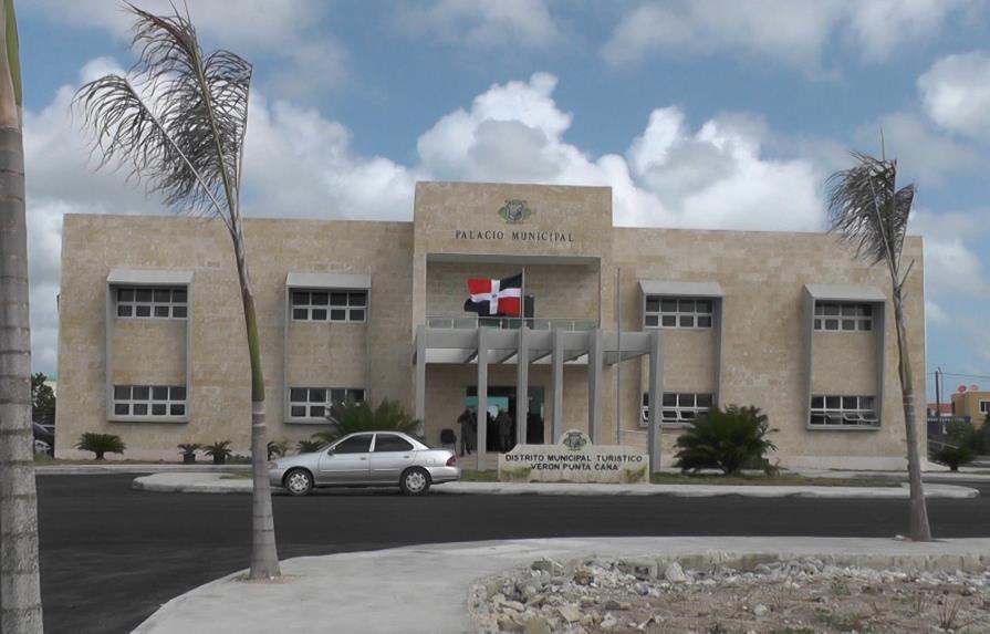 Autoridades Distrito Municipal Verón-Punta Cana denuncian supuestas irregularidades “millonarias” 