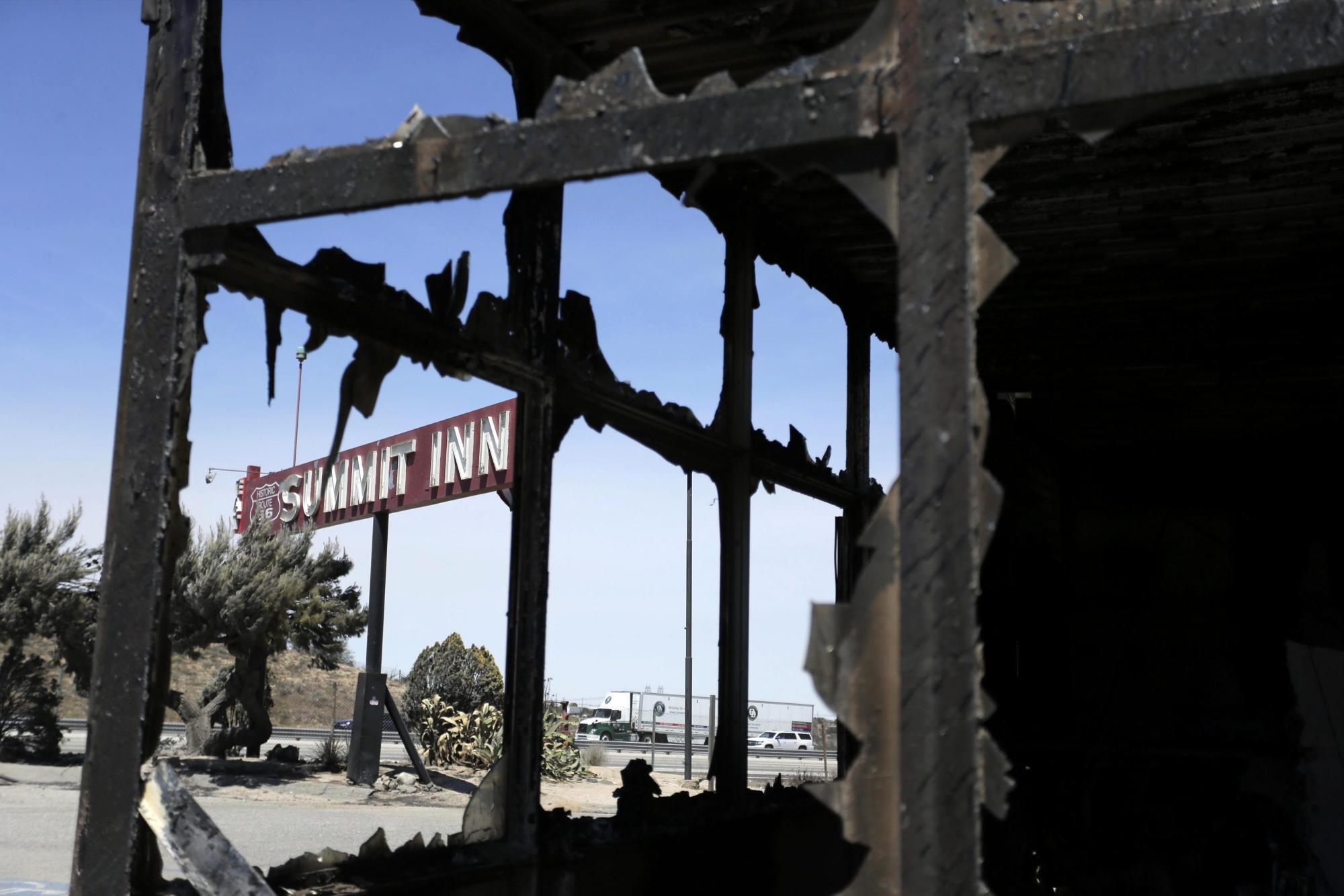 Según las autoridades, el incendio ha destruido al menos 105 viviendas y 216 edificios anexos.