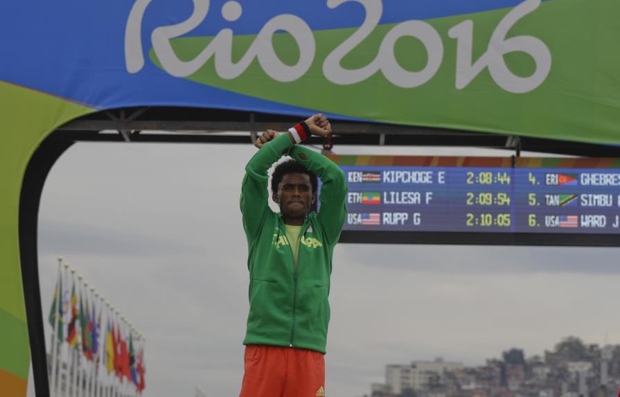 El atleta Lilesa no volverá a Etiopía por temor a su vida