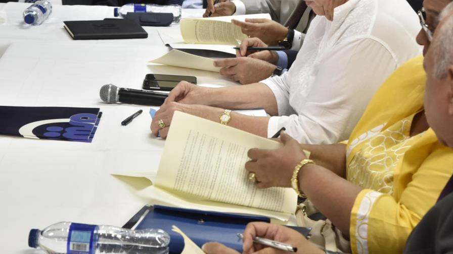 El Poder Ejecutivo pensiona a más de 6,500 trabajadores de la salud