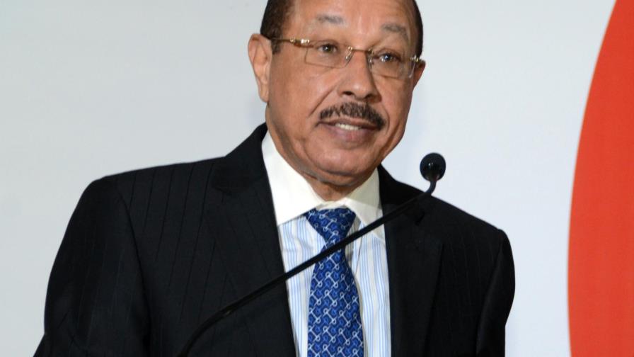 Temístocles Montás se compromete con el desarrollo productivo del país ante empresarios de Santiago 