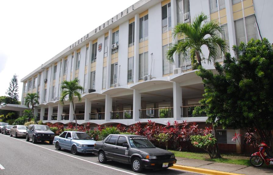 Alcaldía de Santiago dice que obras de remozamiento del palacio municipal “son donaciones”