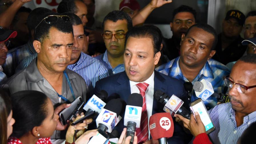 Comerciantes del mercado de pulgas de Santiago y alcalde llegan acuerdo Comerciantes del mercado de pulgas de Santiago y alcalde llegan acuerdo