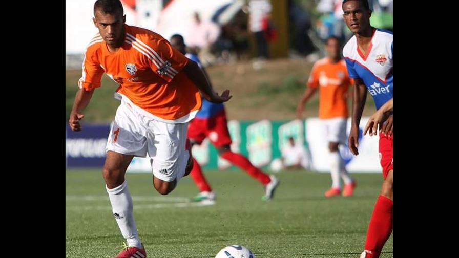 Heinz Barmettler Veloz se retira del fútbol por las lesiones