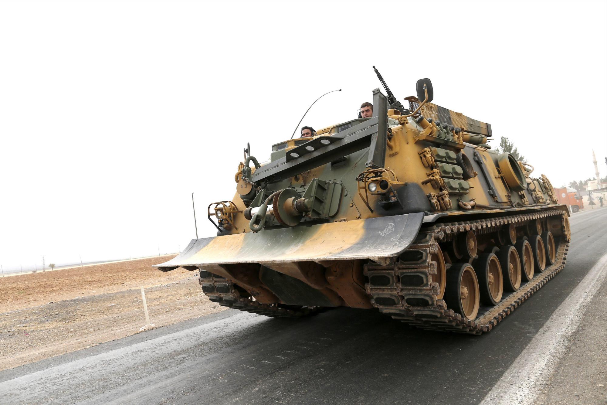 Tanques turcos en la frontera de Siria