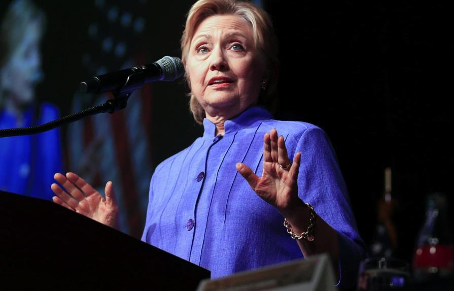 Clinton dice que sus errores con el correo electrónico “no tienen excusa”