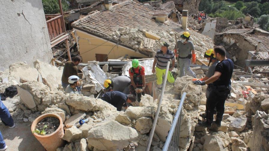 Suben a 267 los muertos por el devastador terremoto del centro de Italia Suben a 267 los muertos por el devastador terremoto del centro de Italia