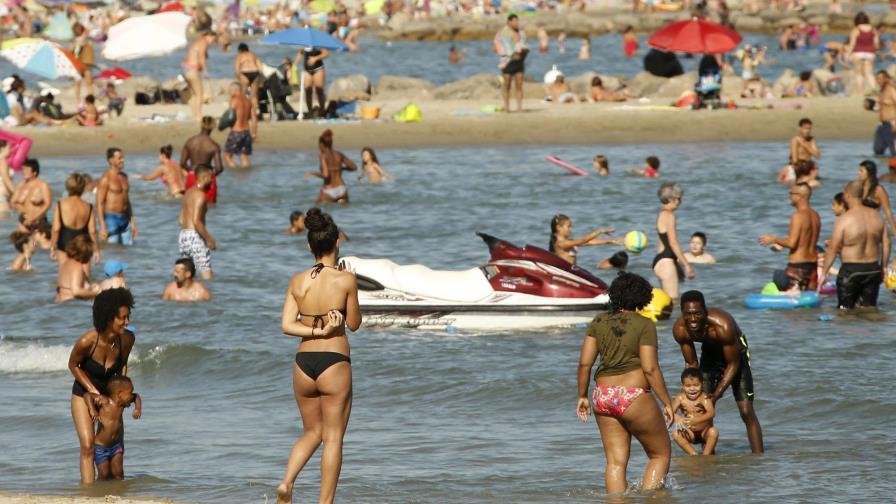 El Consejo de Estado de Francia frena los vetos al burkini El Consejo de Estado de Francia frena los vetos al burkini
