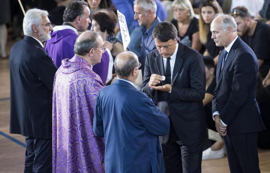 Presidente y primer ministro italianos asisten a funeral por víctimas del terremoto