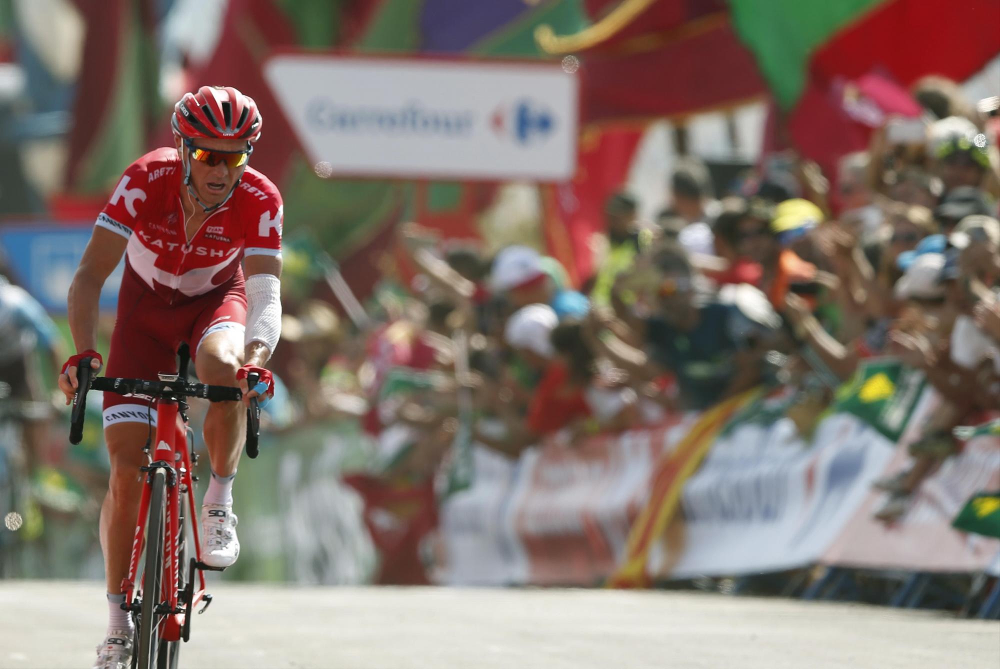 El ruso Sergey Lagutin (Katusha) se ha impuesto en la octava etapa de la Vuelta a España disputada entre Villalpando y el Alto de La Camperona, de 181,5 kilómetros.