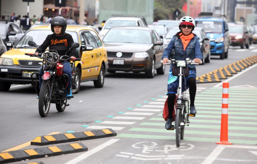 Lima se sube a la bicicleta como alternativa a su congestionado tránsito