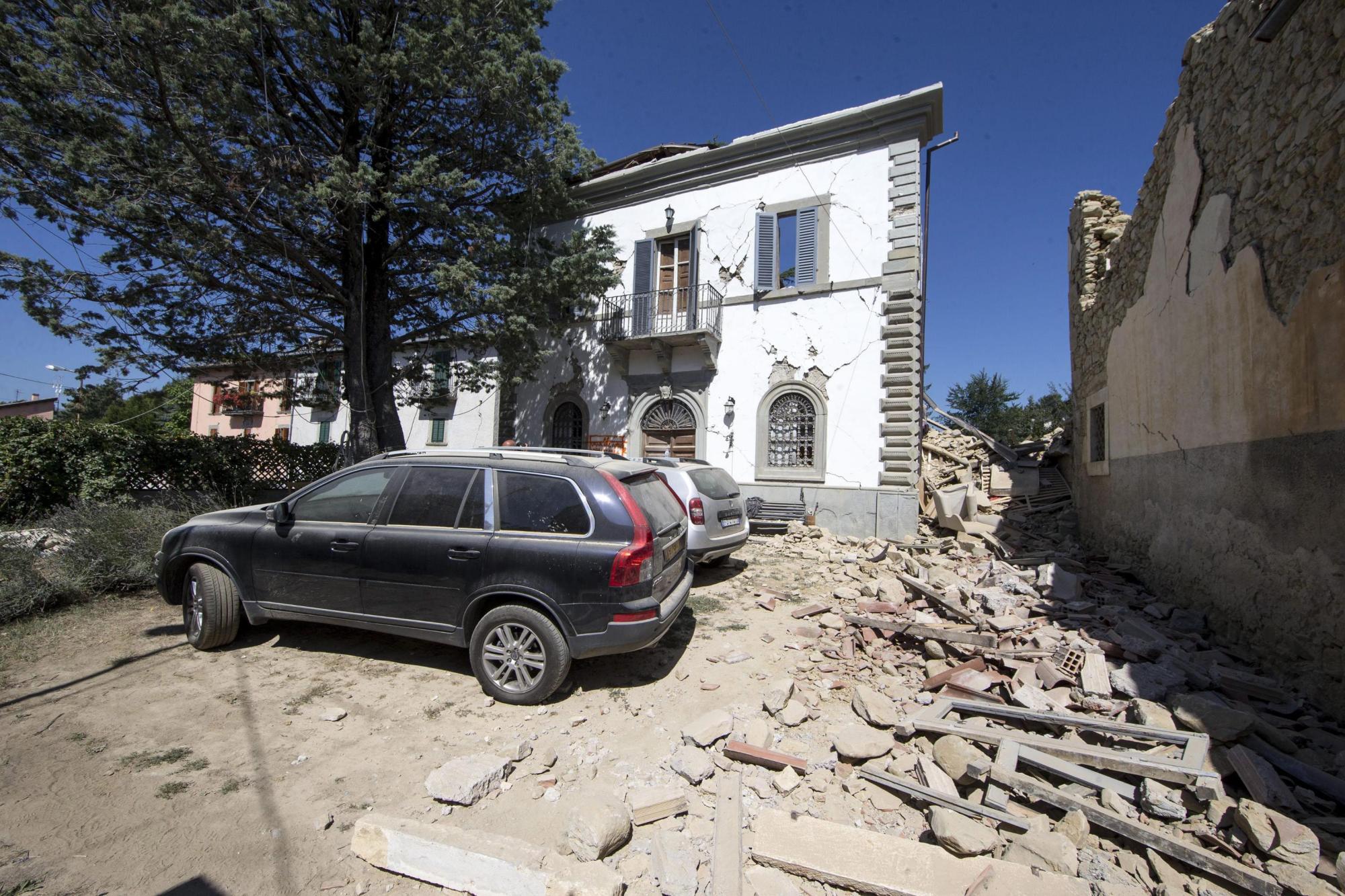 Vista de Villa Olivia, un edificio de estilo tradicional.