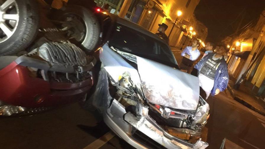 Se accidenta vehículo de Fernando Villalona Se accidenta vehículo de Fernando Villalona