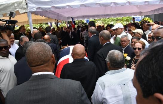 El Congreso Nacional rinde honores a los restos de Hatuey De Camps